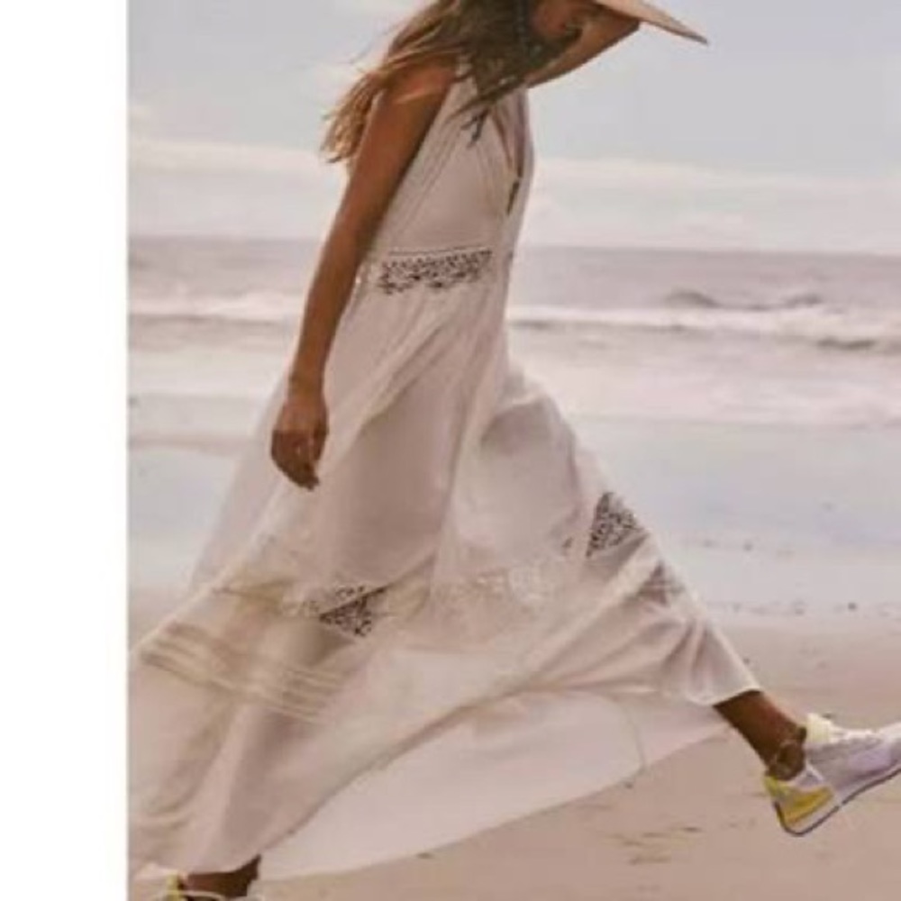 Clara lace maxi dress